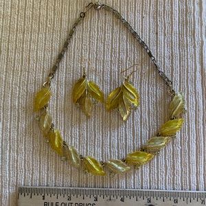 Vintage Lisner choker and earrings